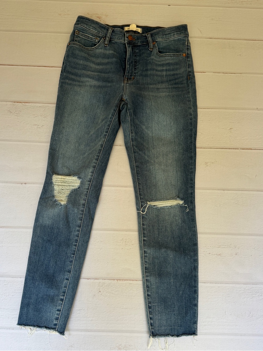 Madewell 9” Mid-Rise Skinny Jeans Size 29 Distressed Raw Hem